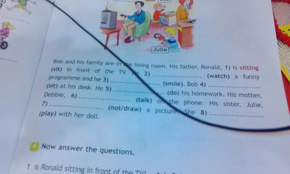 Bob and his Family are in the Living Room his father Ronald. Bob and his Family are in the Living Room his father Ronald ответы. Английский язык 3 класс карточка Bob and his Family. Look and write Bob and his ответы. Напиши по образцу play a game