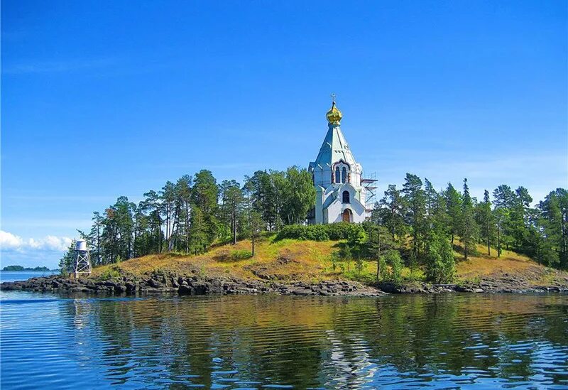 Сортавала кижи. Валаамский архипелаг Ладожское озеро. Карелия остров Валаам монастырь. Валаамский монастырь Ладожское озеро. Петрозаводск Валаам.