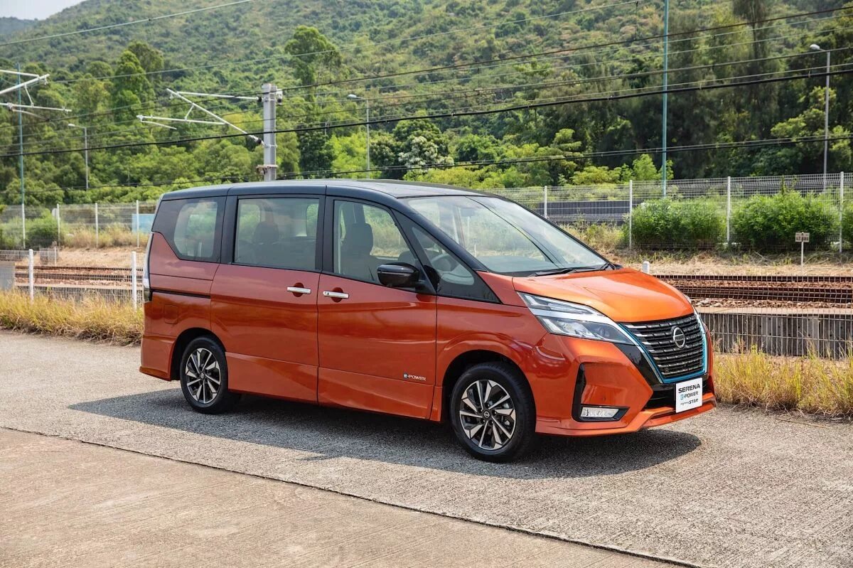 Nissan Serena e-Power. Nissan Serena e-Power 2021. Nissan Serena e-Power 2019. Nissan Serena e-Power 2022. Серена е пауэр