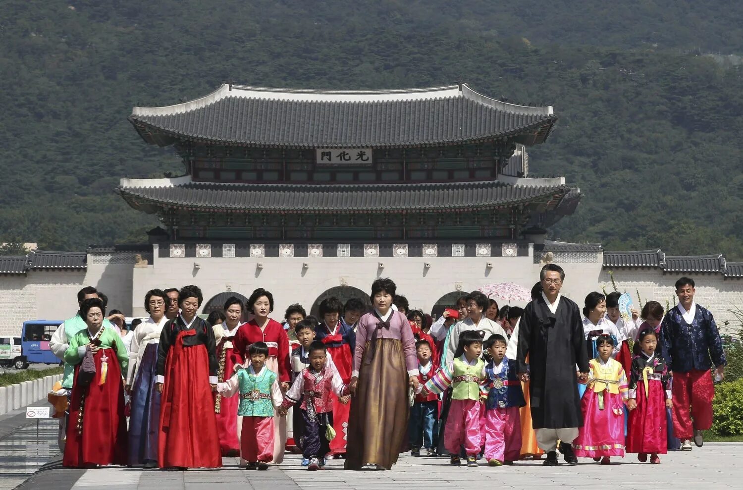 Чхусок традиционный корейский праздник. Чусок (chuseok),. Соллаль праздник южная корея традиции. Фестиваль чусок в корее. Чхусок традиционный корейский праздник.