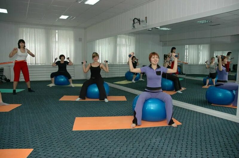 Бобат терапия упражнения. Остеохондроз реабилитация. Физическая культура в реабилитации. Академия физической реабилитации. Лфк индивидуальные занятия.