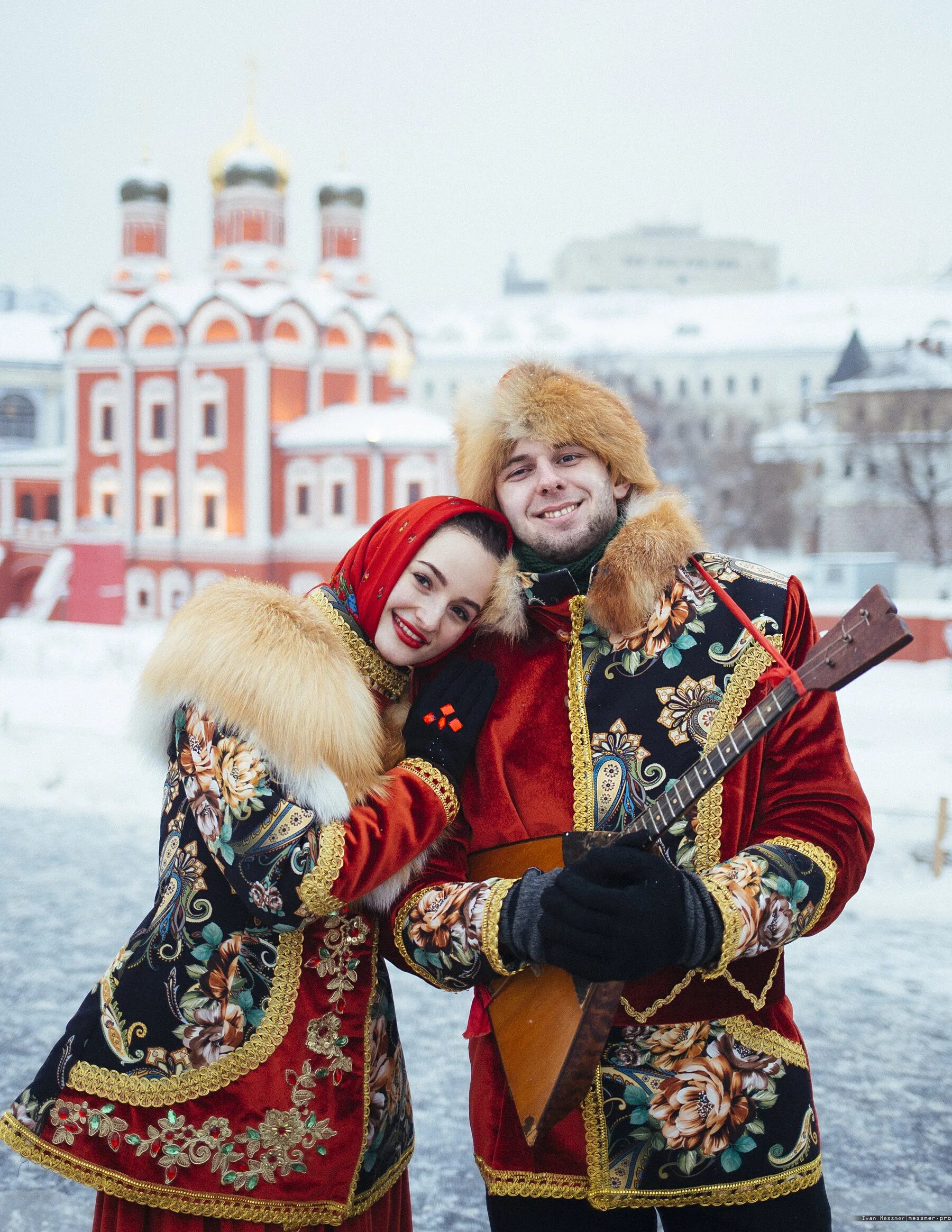Любо мило. Любо мило ансамбль. масленица в русском стиле. русский народный ансамбль на масленицу. масленица в стиле русской народной.