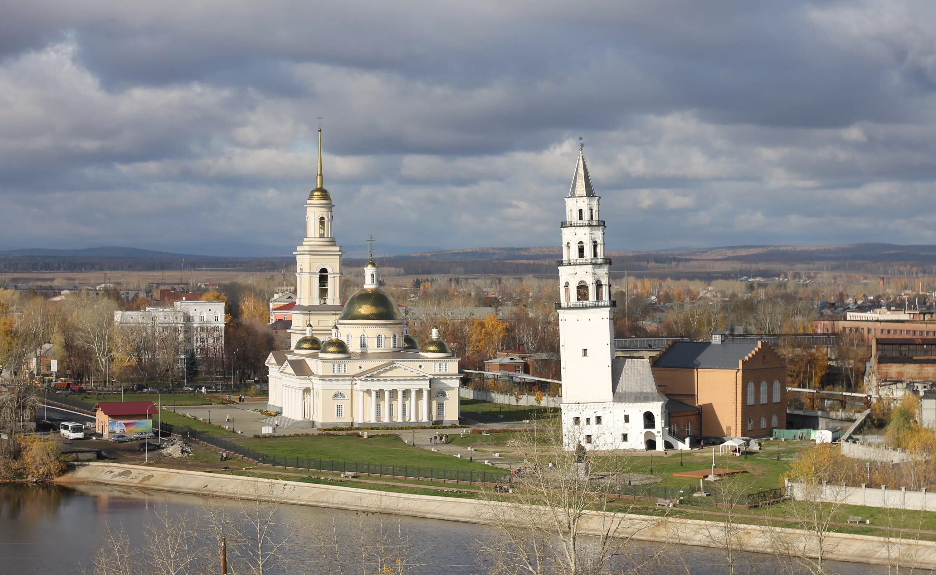 Невьянская наклонная башня. Город работ невьянск. Город работ невьянск. Демидовский завод в невьянске. Невьянск свердловская область достопримечательности.