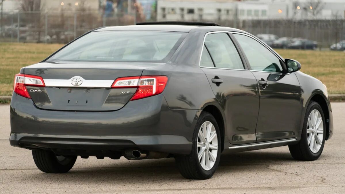 Тойота камри ставропольский край. Toyota Camry 2012. 2012 Toyota Camry XLE. Camry 50 XLE. Toyota Camry 2012 se Grey.