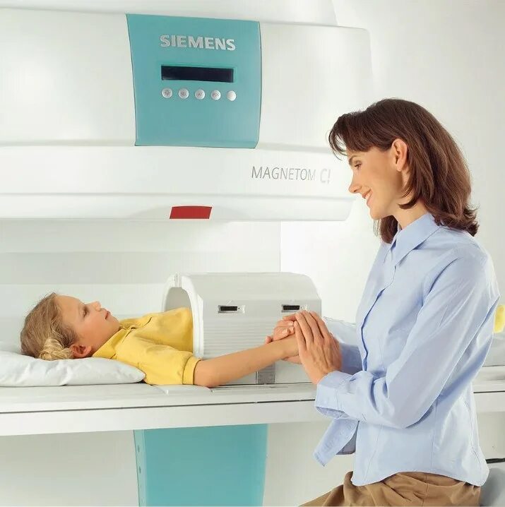 Магнито-резонансная томография головного мозга. Кт головы ребенку. Где детям можно сделать кт. Где детям можно сделать кт. Компьютерная томография головного мозга для детей.