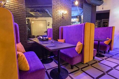 Aura lounge