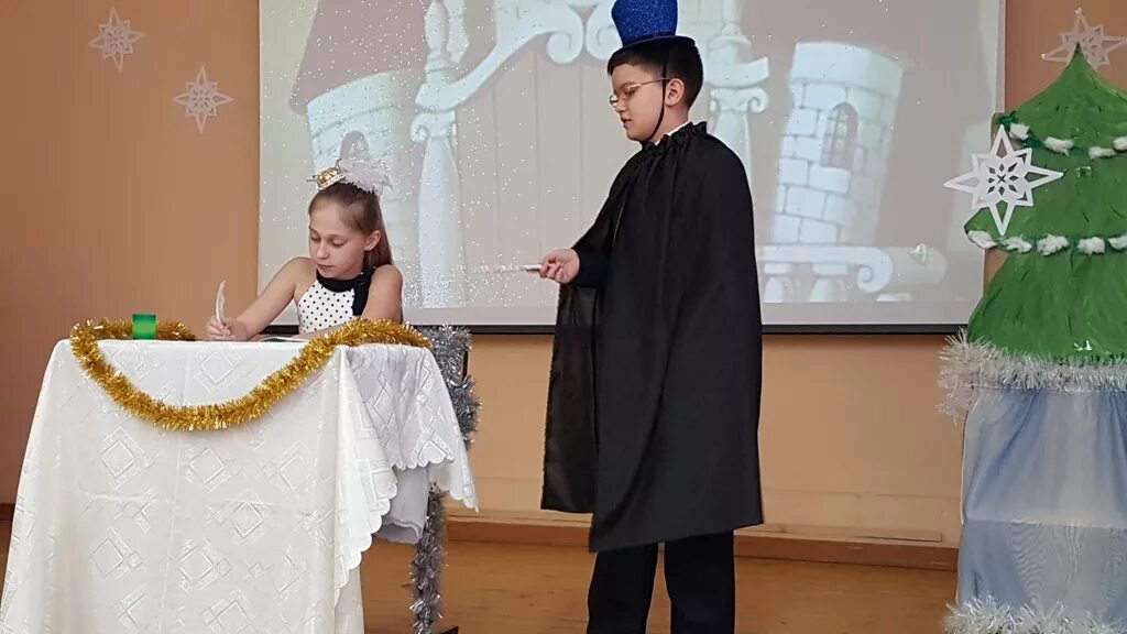 костюм разбойника из сказки 12 месяцев. сценка 12 месяцев в школе. 12 школьных месяцев. 12 школьных месяцев. 12 школьных месяцев.