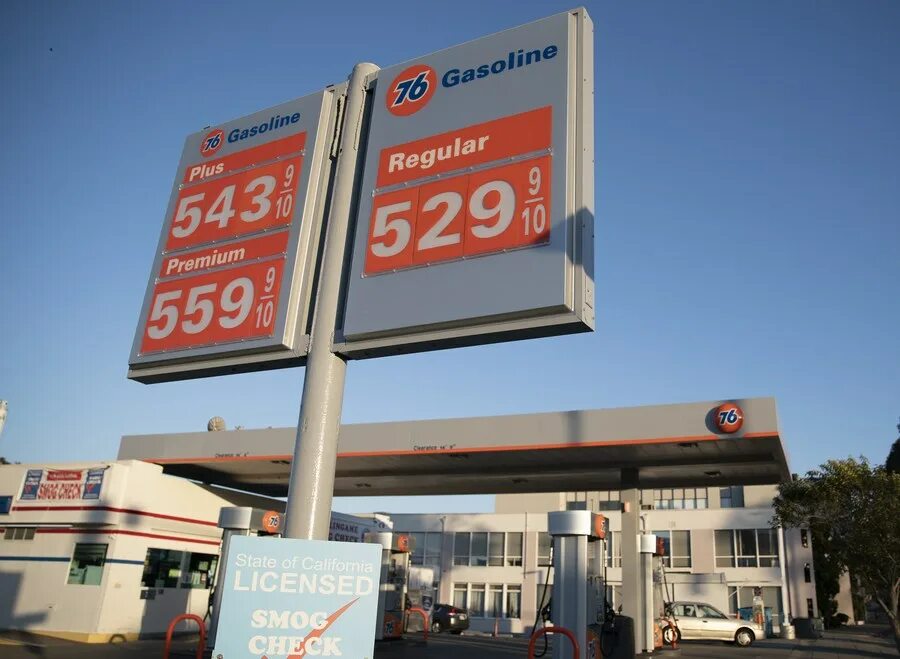 Бензин 92 сша. Марки бензина в сша. Сша бензин заправка. Марки бензина в сша. Галлон бензина в сша.