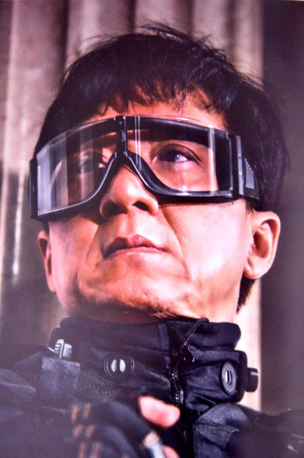 Джеки доспехи бога 3. Джеки чан доспехи бога 3. Джеки чан доспехи бога 3. Джеки чан доспехи бога 3. Доспехи бога миссия зодиак.