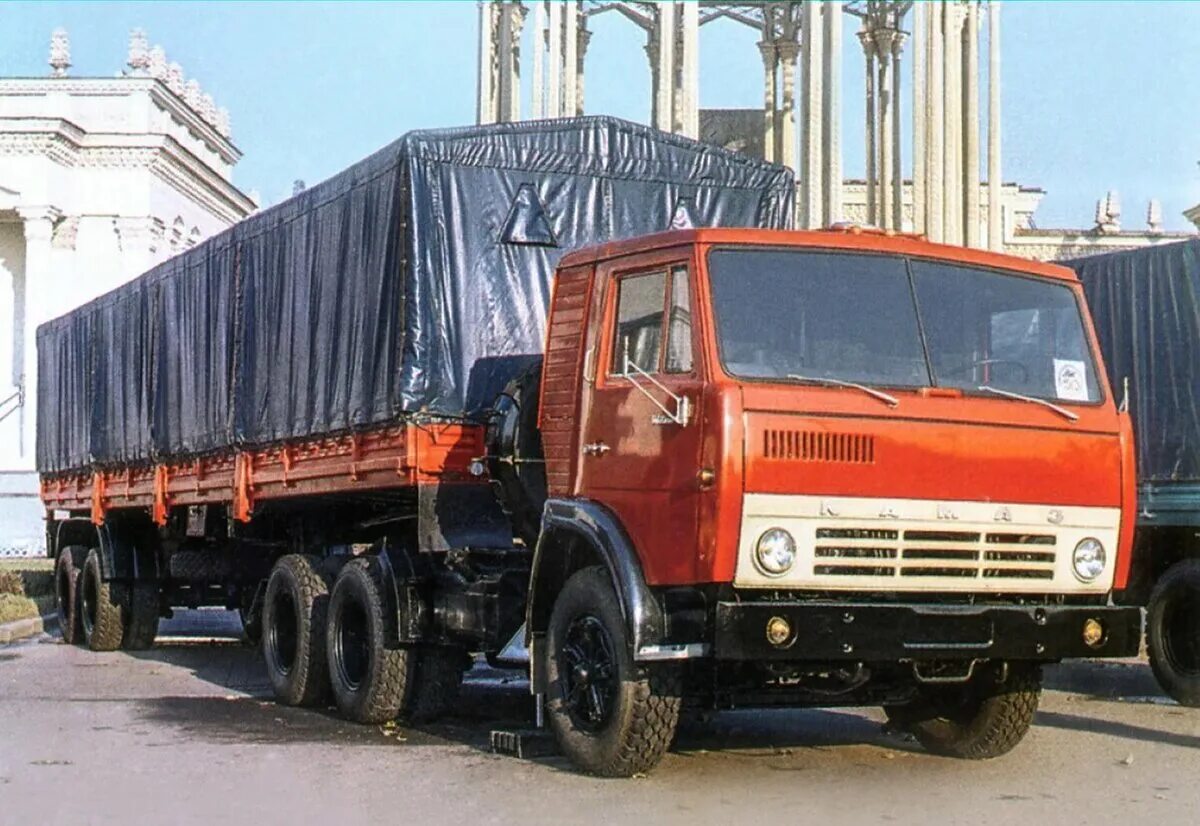 Автомобили камаз 1. КАМАЗ 54112 самосвал. КАМАЗ 54112 СССР. КАМАЗ 5410 самосвал. КАМАЗ 5410 54112.