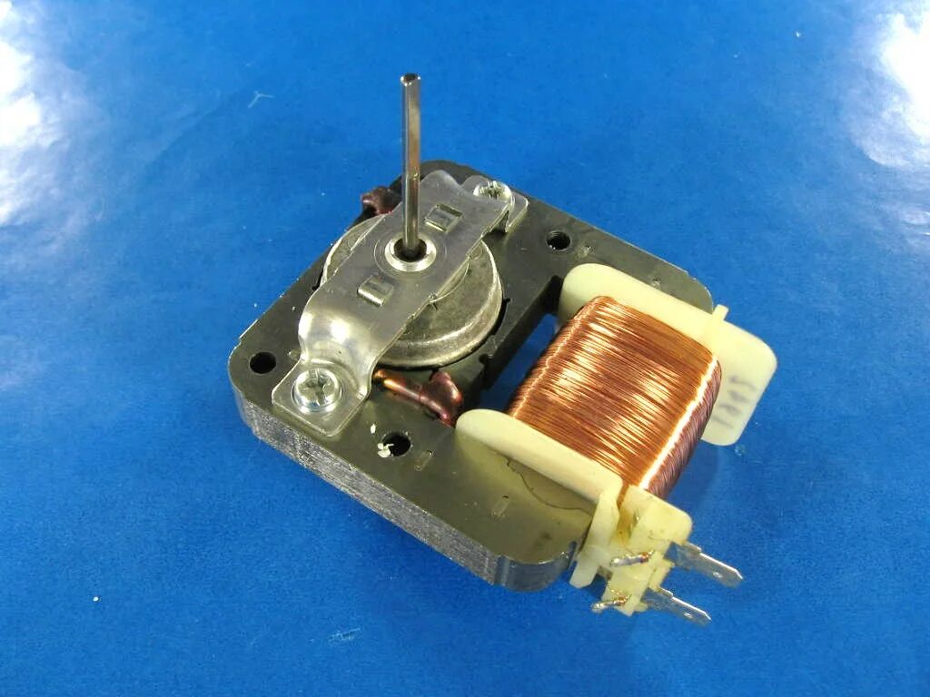 Двигатель на вентилятор микроволновка SP-2301 E cl130. Электродвигатель вентилятора СВЧ самсунг. Мотор вентилятора микроволновки трехконтактный. Мотор вентилятор СВЧ LD.