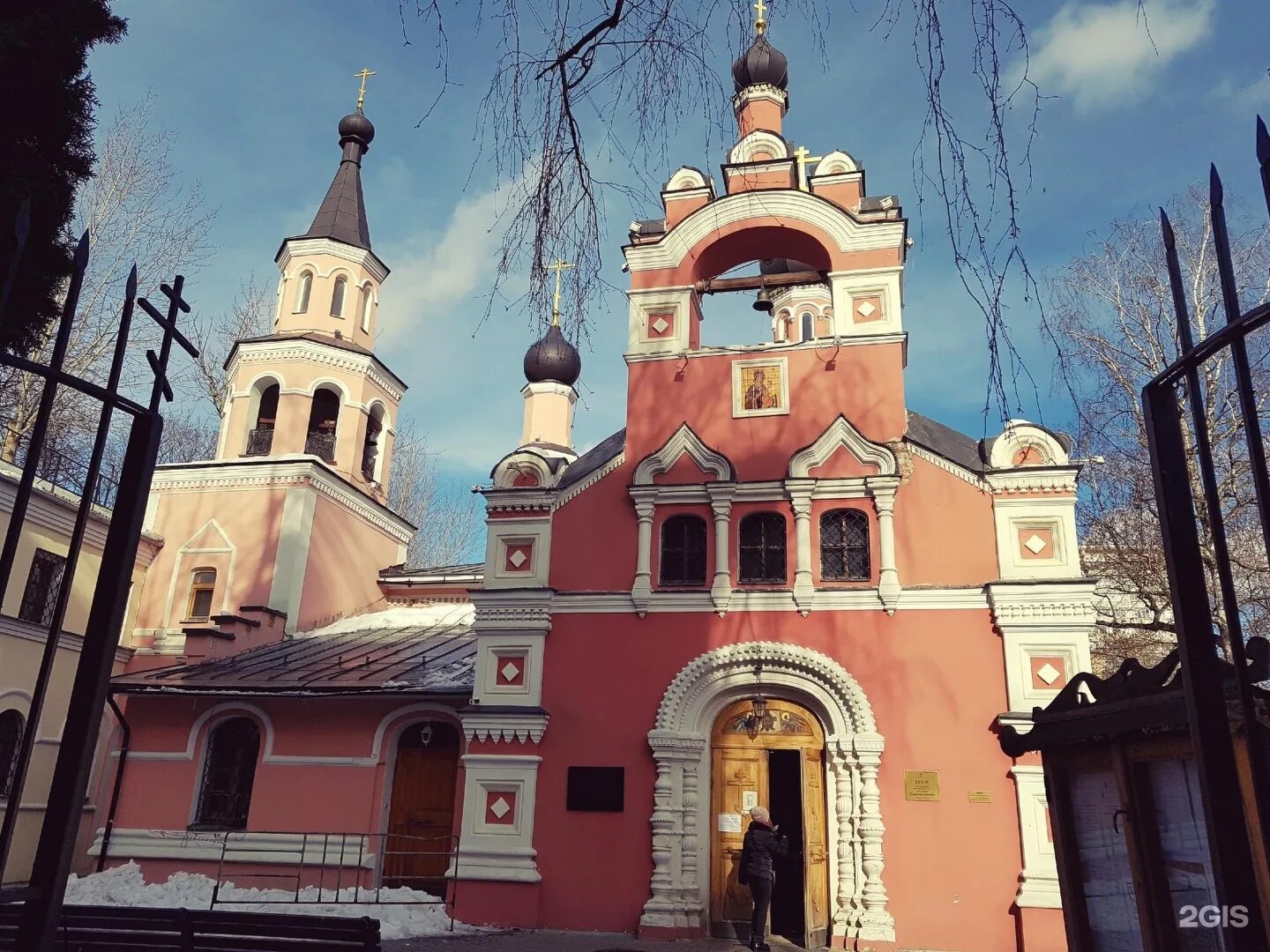 Церковь иконы Божией матери Скоропослушница. Храм Церковь Маршала Рыбалко. Храм Скоропослушницы в Москве. Церковь Скоропослушницы на Октябрьском поле.