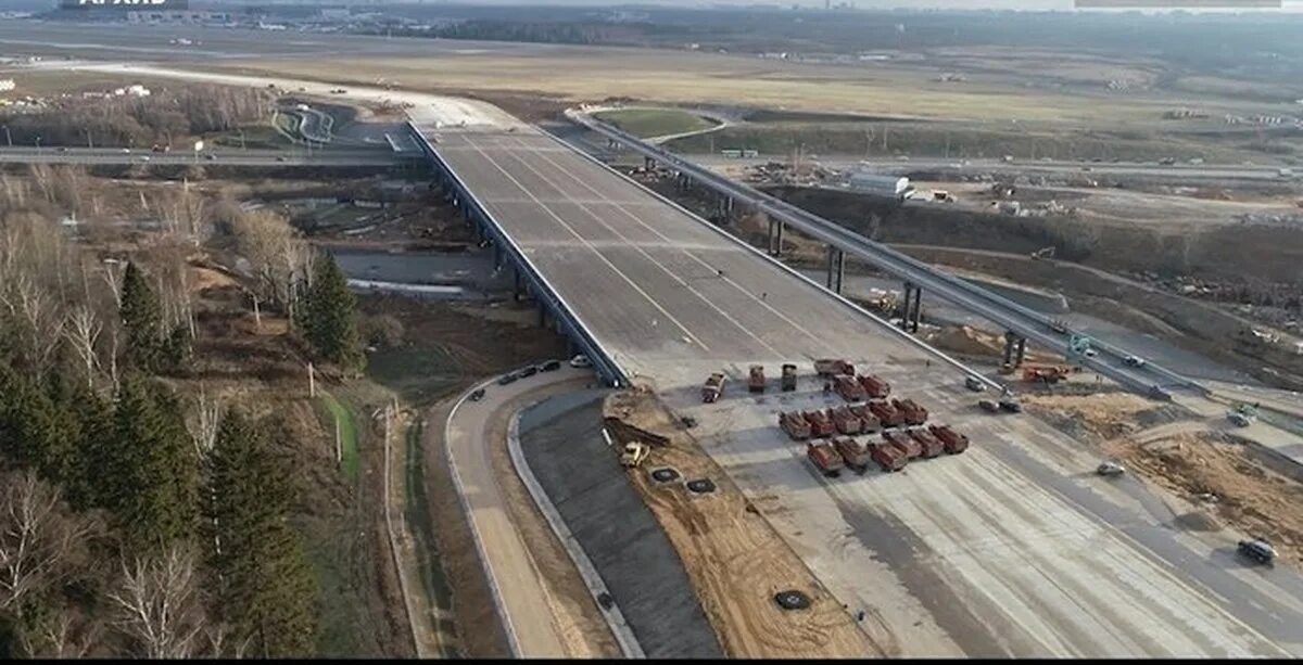 Шереметьево шоссе. Аэропорт шереметьево впп 3. Шереметьево полоса над дорогой. Мкад. Авиамост в шереметьево.
