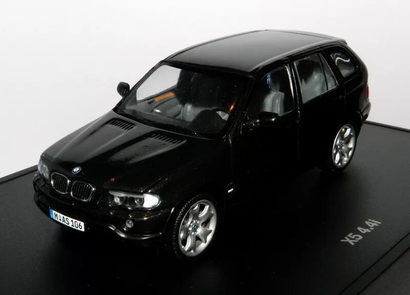 Моделька бмв х5