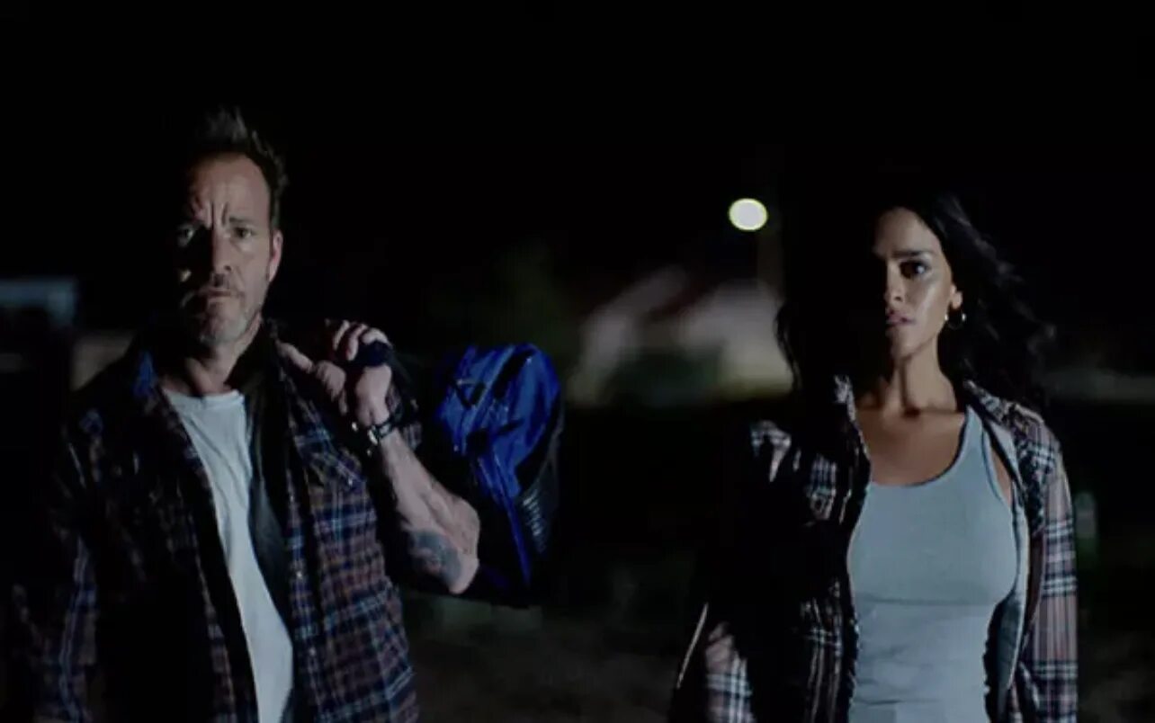 Джиджи зумбадо. Поворот не туда дом 2023. Поворот не туда. Дом зла (2022). Поворот не туда дом зла.