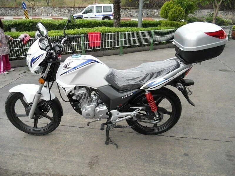 Мотоцикл хонда cb 125e. Honda cb125e. Honda cb125. Хонда си би 125 е. Хонда cb 125.