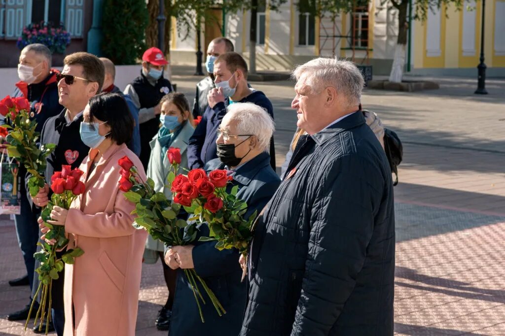 Донор оренбург. Памятник донору Оренбург. Спасибо донор Оренбург. Награждение почетных доноров 2021 Нижний Новгород. Открытие памятника спасибо донор в Оренбурге.