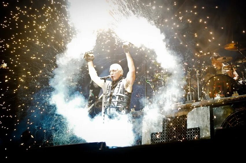 Rammstein wollt ihr das bett. Rammstein концерт 2012. рамштайн wollt ihr. рамштайн wollt ihr das bett. rammstein 2013.