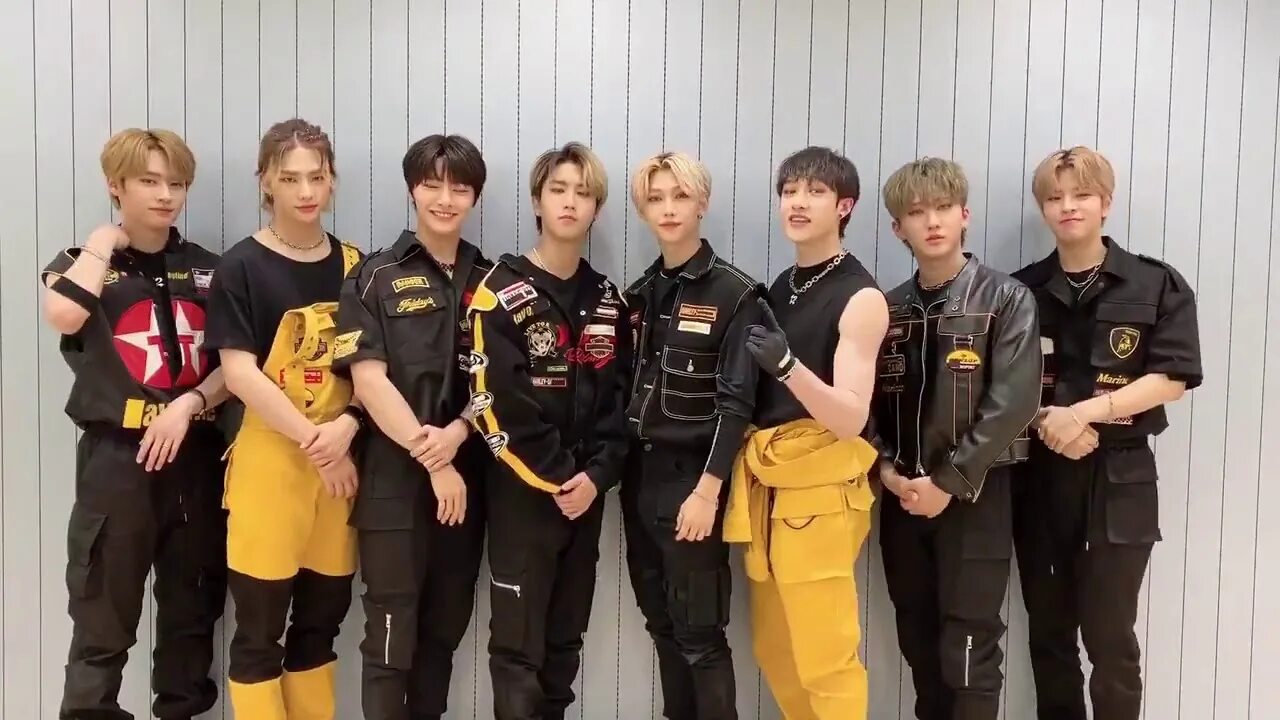 Группа stray kids. Группа stray kids. Группа stray kids. Скз stray kids. Группа stray kids 2020.