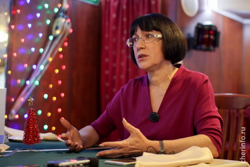 Саморазвитие и самообразование. Девушка с книжкой. Мотивы самообразования. Любовь самообразование. Я и самообразование сочинение.