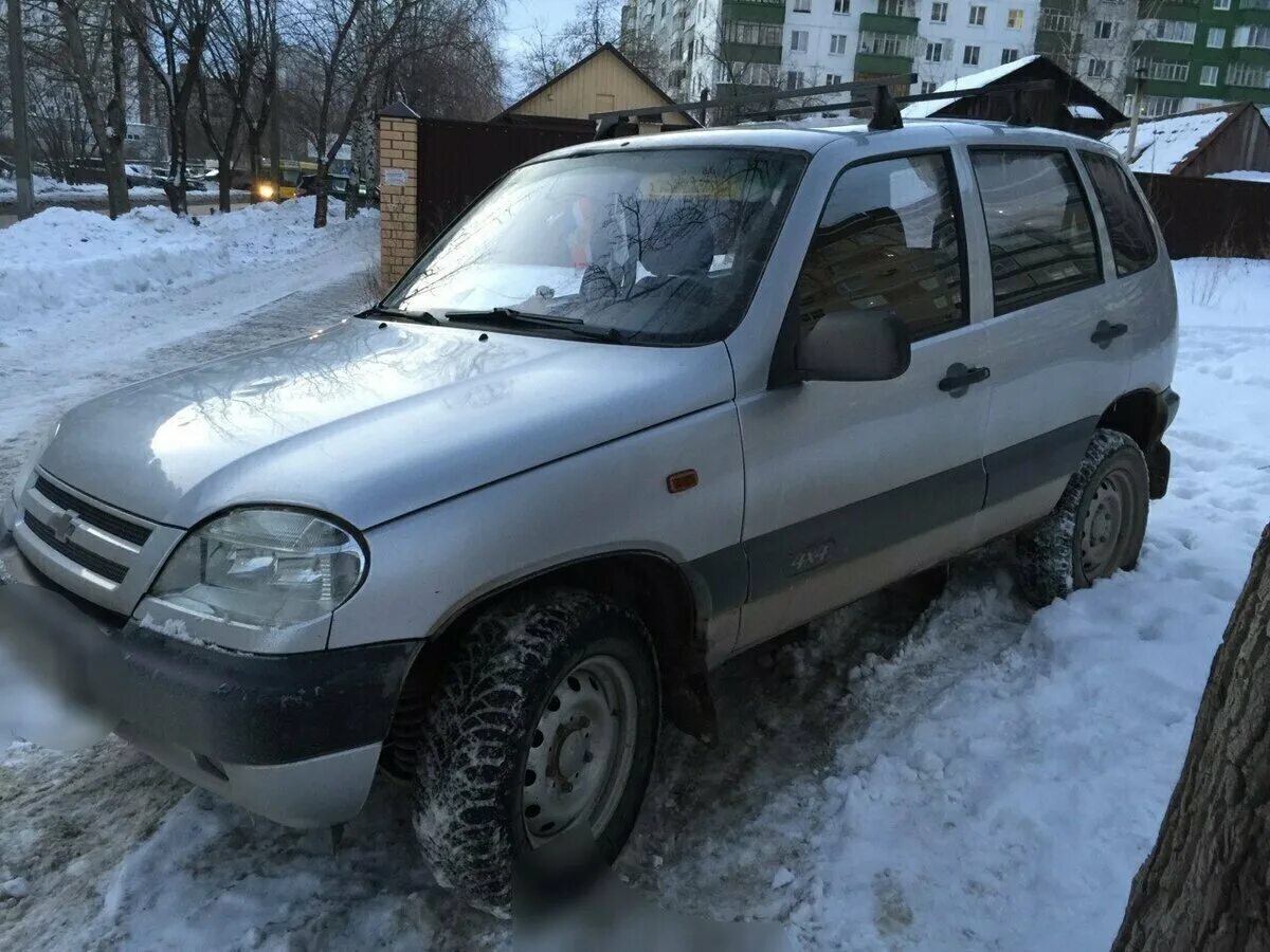 Нива шевроле магнитогорск с пробегом. Шевроле нива 2008 серебристый.
