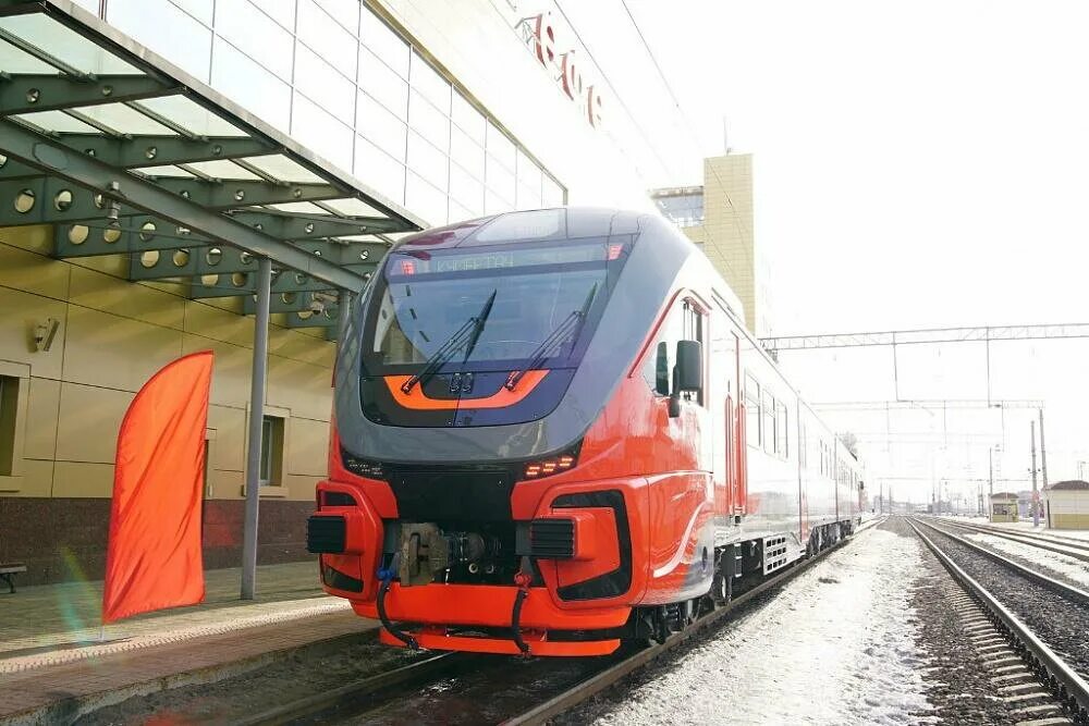 Электричка башкортостанская ппк дема уфа. Легенда урала поезд расписание. Вл10у уфа. Электричка уфа дема. Уфа станция правая белая.