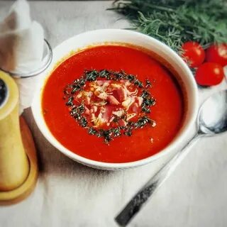Томатный суп с зеленью
