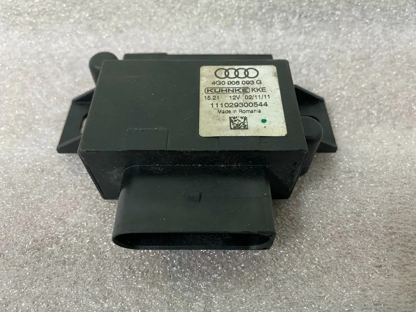 Блок управления датчиками парковки ауди q7. 4f0906093j. Блок управления топливным насосом ауди. Audi q5 8k0906093f. Блок управления топливным насосом ауди.