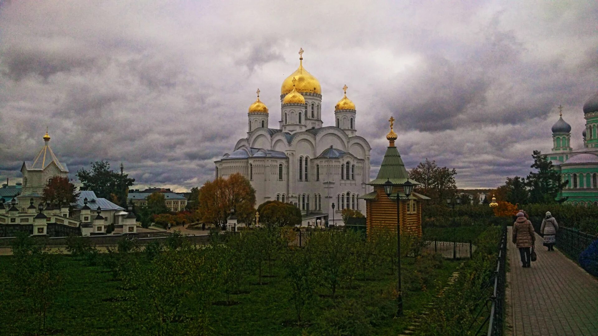 Подслушано дивеево в контакте. Дивеево Ардатов. Дивеево территория. Серафимо-Дивеевский монастырь канавка. Дивеево-Нижний Новгород.