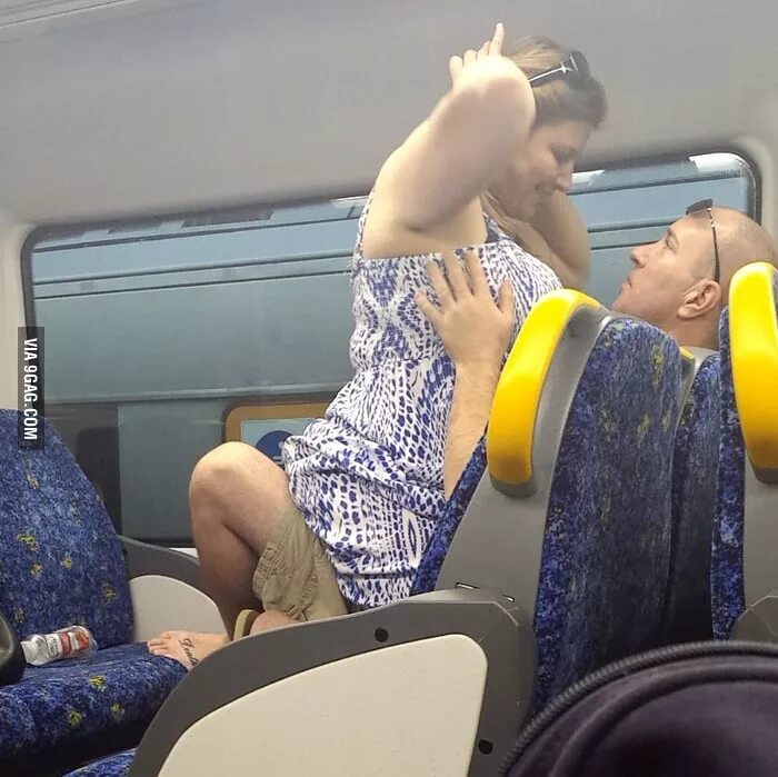 Расчиталась натурой. Оплата натурой прикол. платить натурой. оплата проезда приколы. оплати проезд прикол.