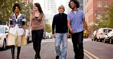 I saw a girl the street