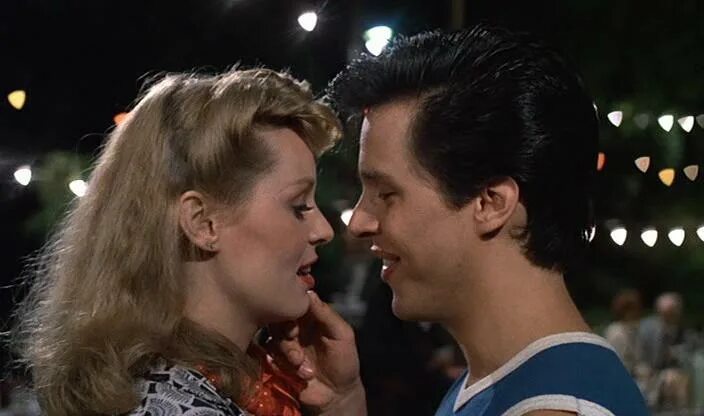 горячая жевательная резинка 3. 1983. горячая жевательная резинка сцены. горячая жевательная резинка сцены. горячая жевательная резинка 1.