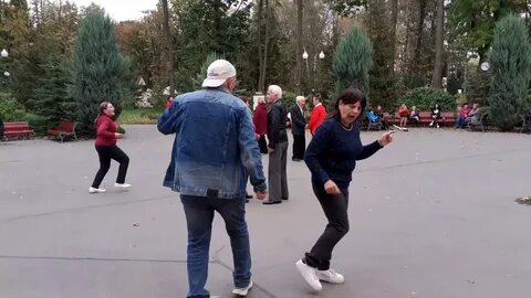 Танцы в парке горького в харькове