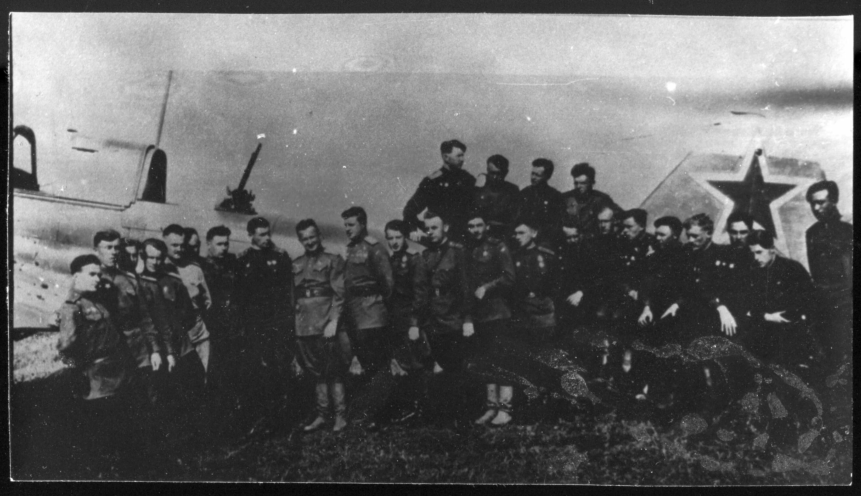 7-й гвардейский штурмовой авиационный полк. 825 штурмовой авиаполк. Гв шап. Белоконь 565 штурмовой авиационный полк. 94 гвардейский штурмовой авиационный полк.