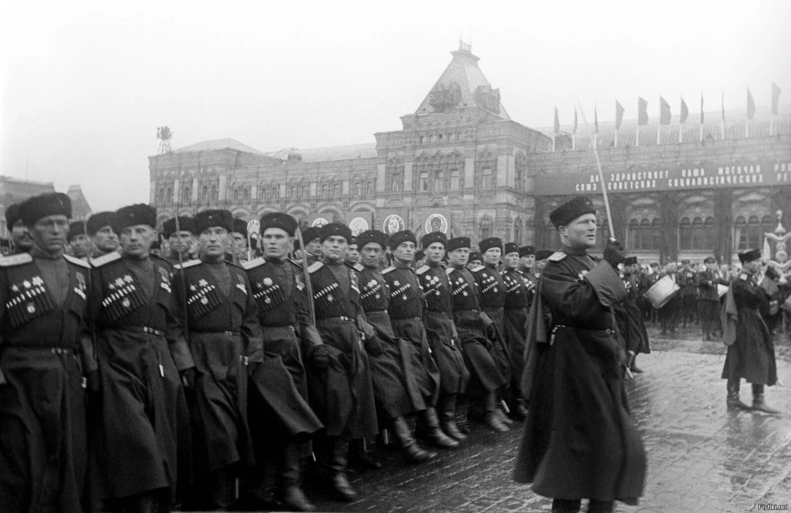 Фото великой победы 1941 1945. Парад Победы 1945. ВОВ парад Победы 1945. Кубанские казаки на параде Победы 1945. 24 Июня парад Победы в Москве 1945.