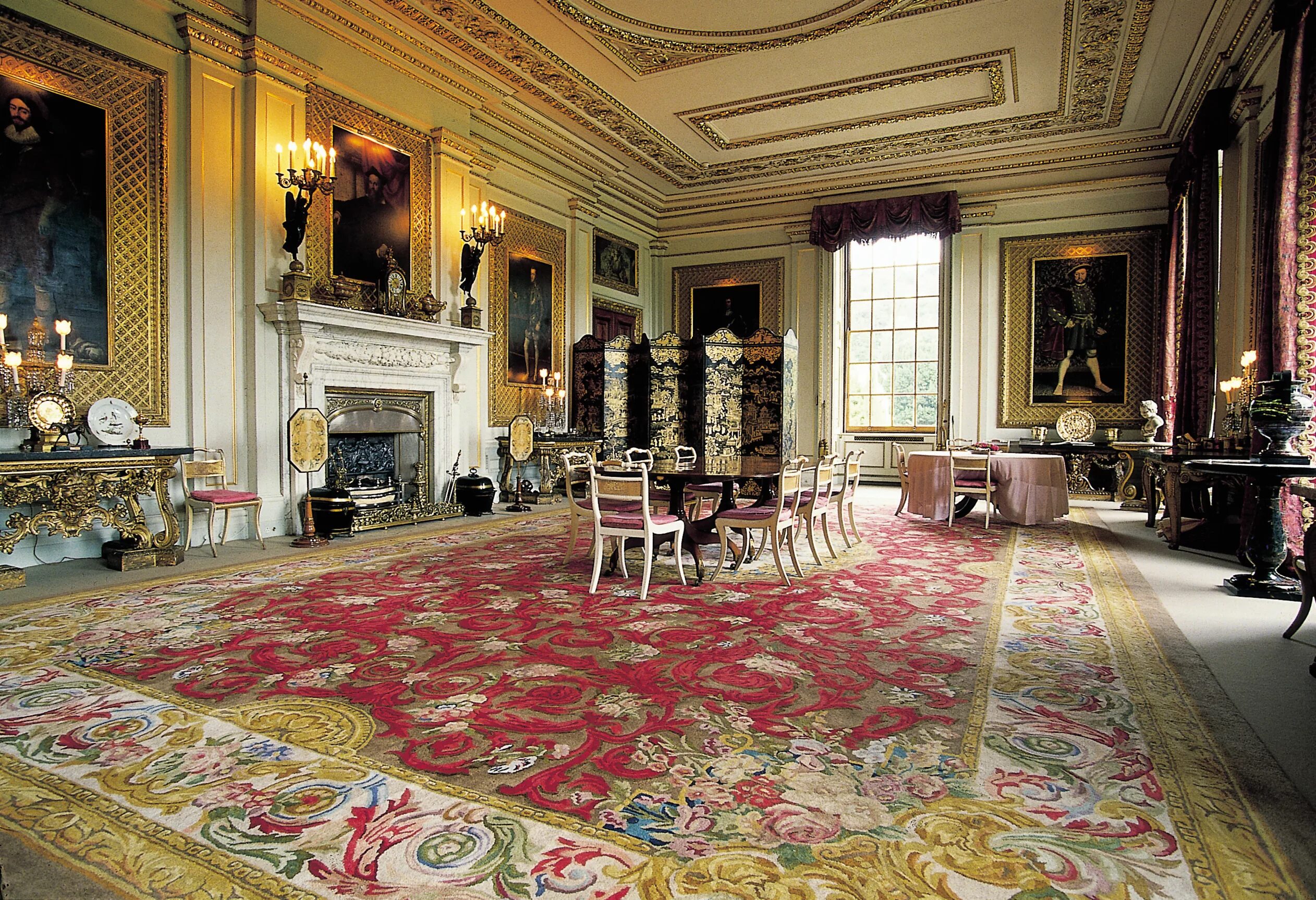 Чатсуорт Хаус интерьер. Дворец Chatsworth House. Поместье Чатсуорт Хаус интерьеры. Королевский дворец в Англии Викторианская эпоха. Обстановка эпохи