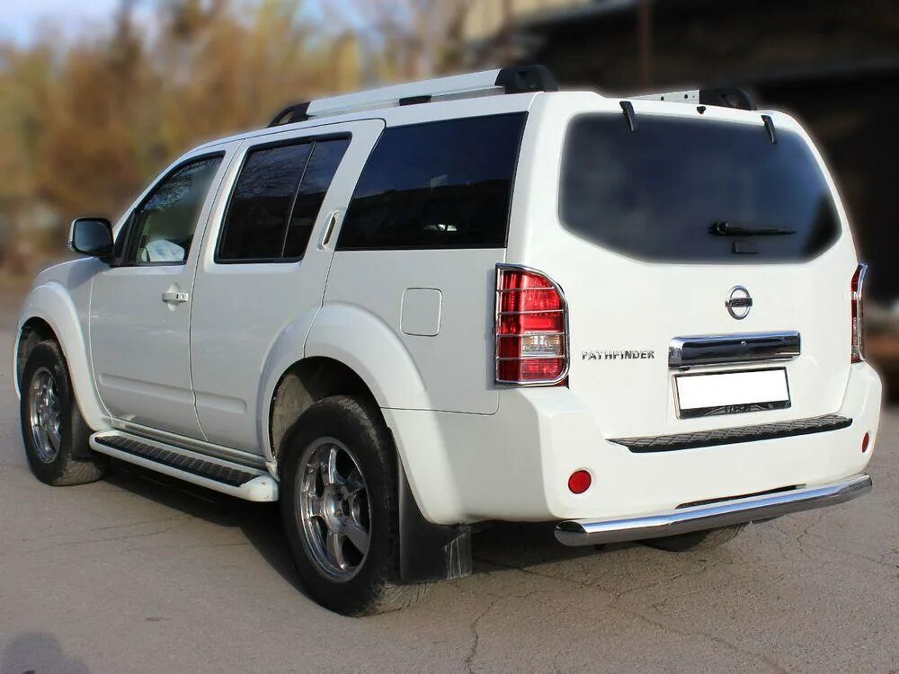 Nissan Pathfinder 2010. Защита заднего бампера Ниссан Патфайндер r51. Обвес на Ниссан Патфайндер r51. Защита бампера Ниссан Патфайндер r51.