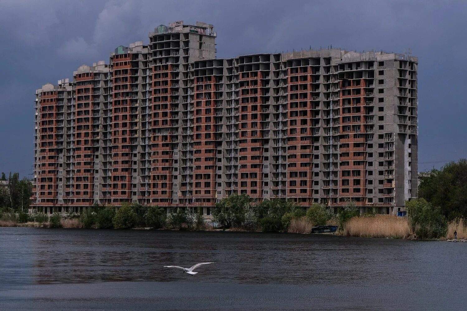 Жилой комплекс чистые. ЖК Карасуны Краснодар. Жилой комплекса Карасуны плюс Краснодар. Карасунские пруды в Краснодаре. ЖК чистые пруды.