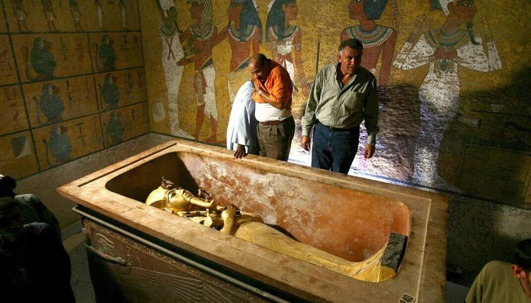 Гробница тутанхамона в египте. Самая знаменитая гробница это гробница фараона. Граница фараона тутанхамона. Гробница тутанхамона в древнем египте. Самая знаменитая гробница это гробница фараона.