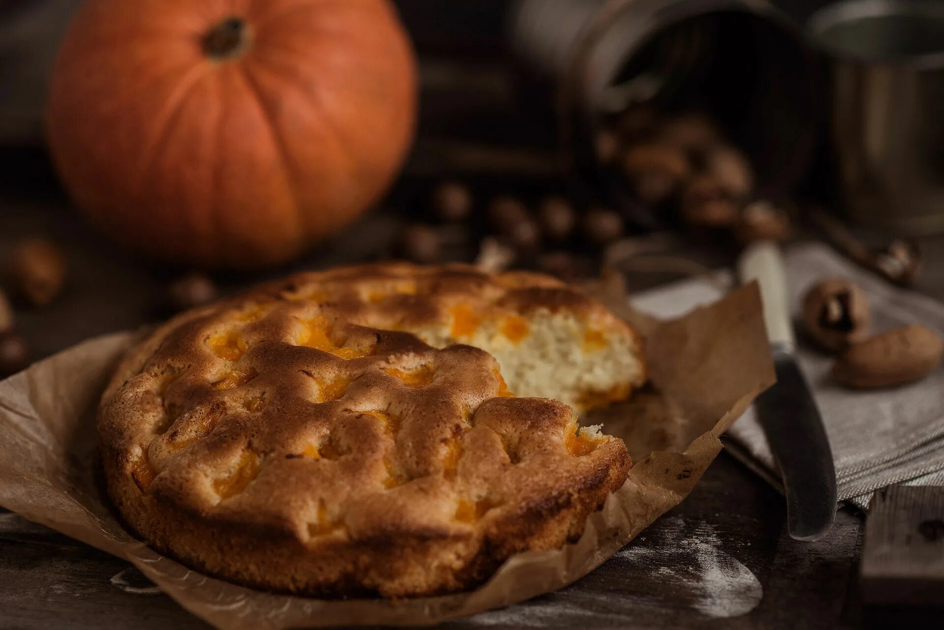 Шарлотка с тыквой. Шарлотка с тыквой и яблоками. Пирог с тыквой и яблоками. Яблочно тыквенный пирог. Пирог с яблоками и тыква рецепт