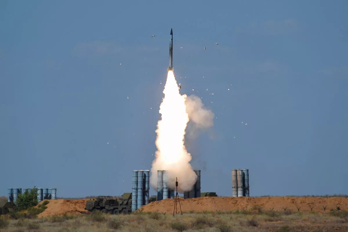 Ракета с300. C 300 комплекс пво ракета. старт ракет зрк с 300. с 500 пуск.