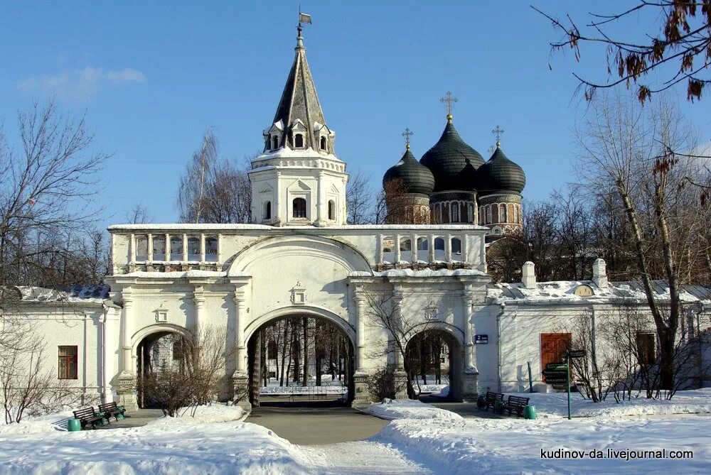 Бывшая царская усадьба. Царская усадьба Измайлово в Москве. Усадьба Измайлово территория. Усадьба в парке Измайлово. Усадьба Измайлово зимой.