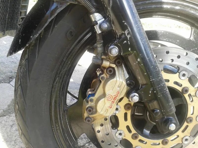 Суппорт Брембо мото. Yamaha jog BREMBO тормоза. Передний суппорт BREMBO на Dio 35. Суппорта Ямаха р1.