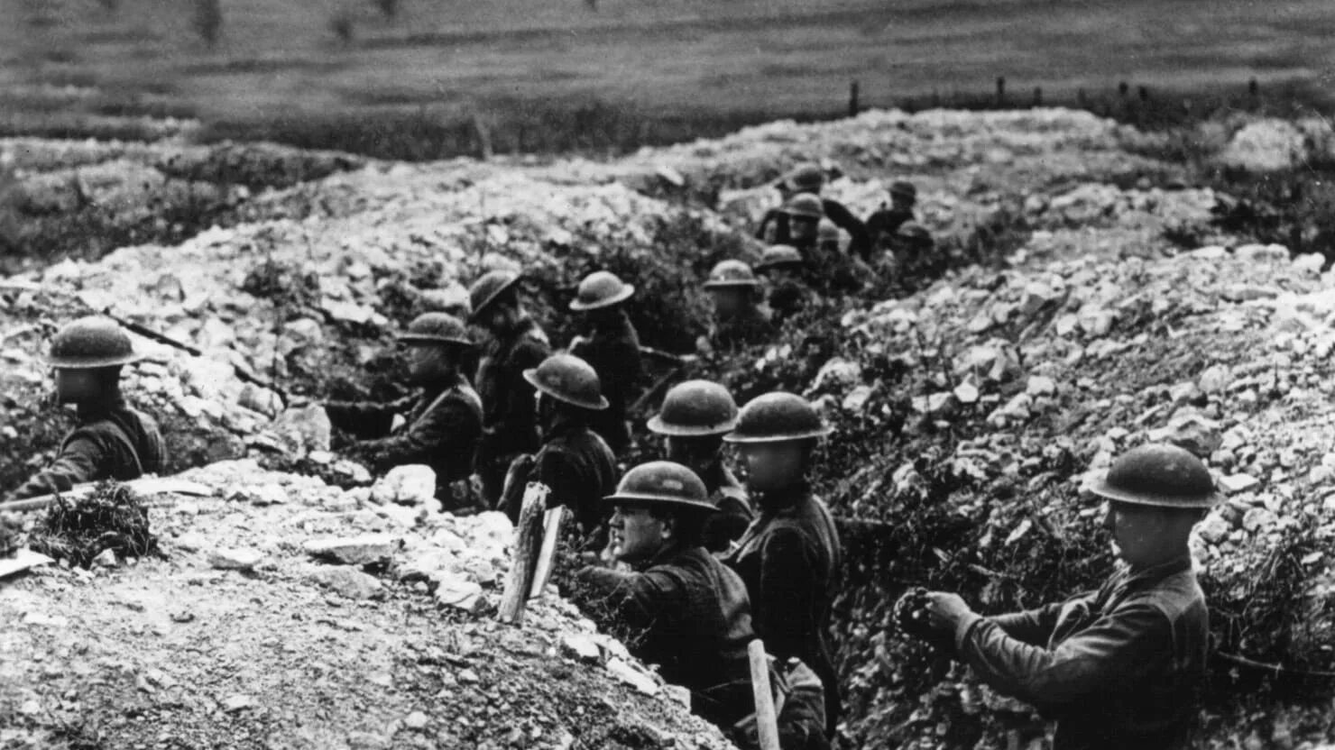 Окопы первой мировой войны. Британские солдаты в окопах 1 мировой. Франция в 1 мировой войне окопы.