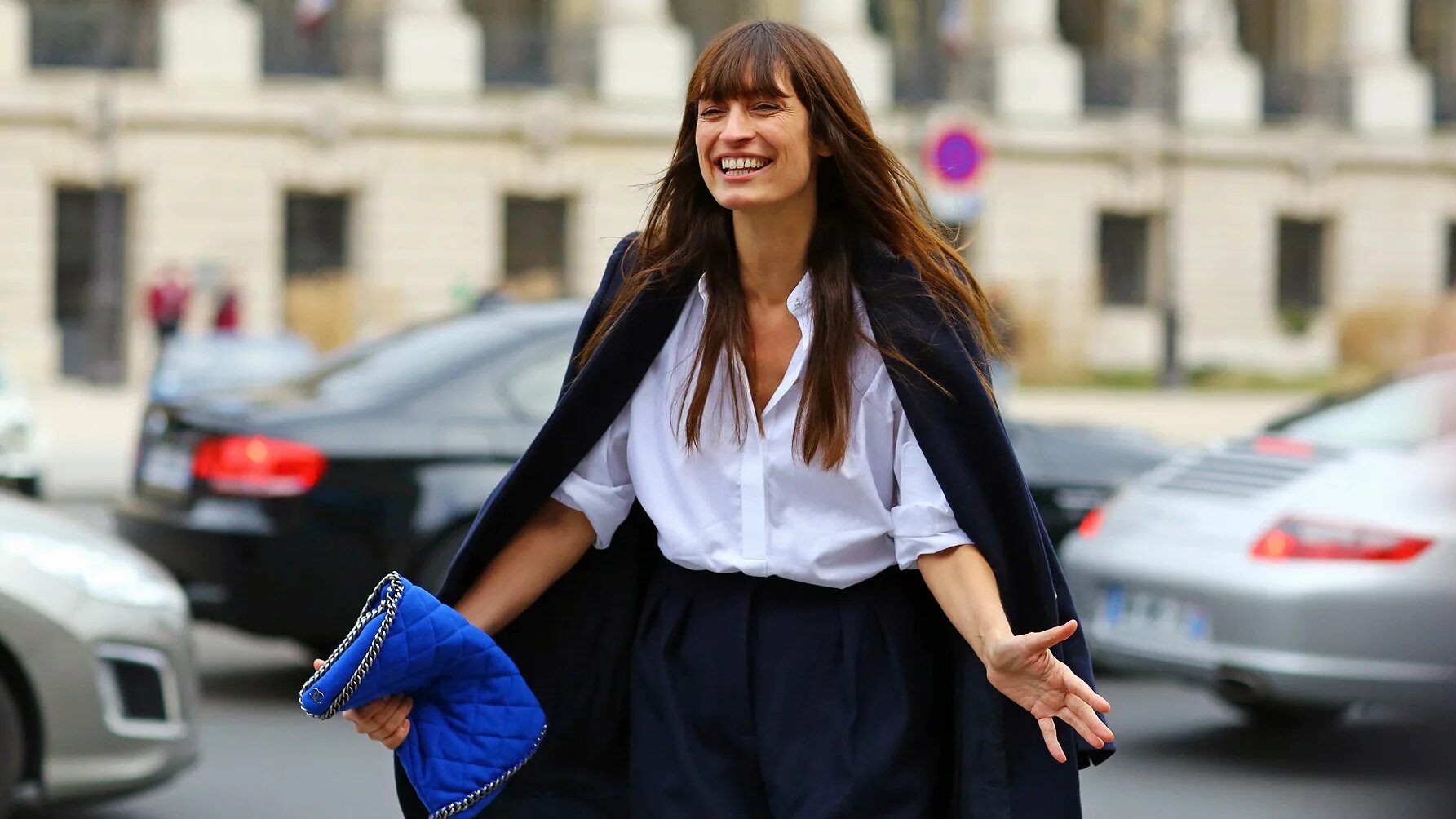 обычная француженка. французские женщины. французская мода. типичная француженка. девушки на улицах парижа.