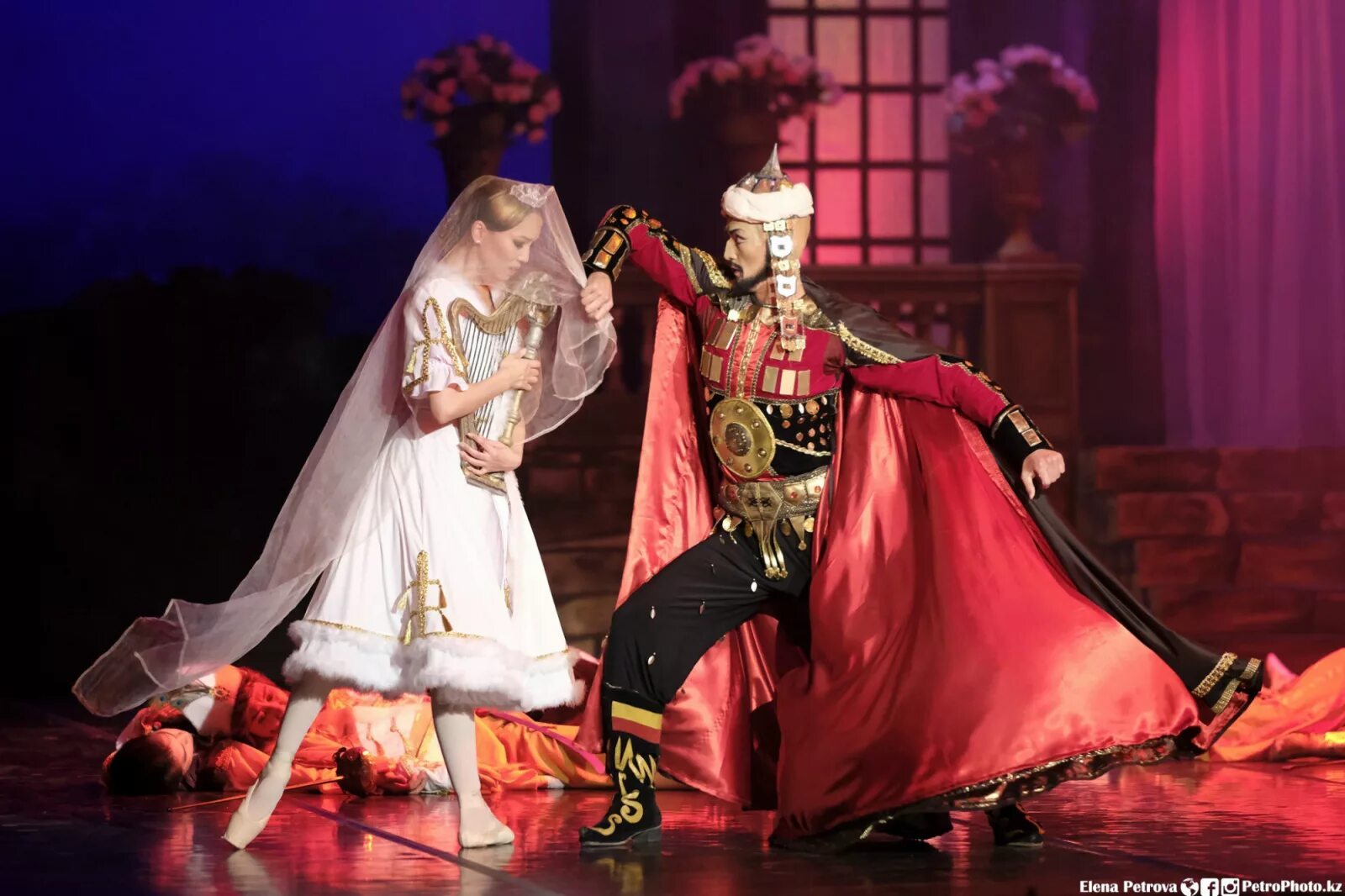 Самара театр оперы и балета балет бахчисарайский фонтан. Сатоб бахчисарайский фонтан. Бахчисарайский фонтан балет самара. Балета асафьева «бахчисарайский фонтан» 1934 года. Асафьев бахчисарайский фонтан.