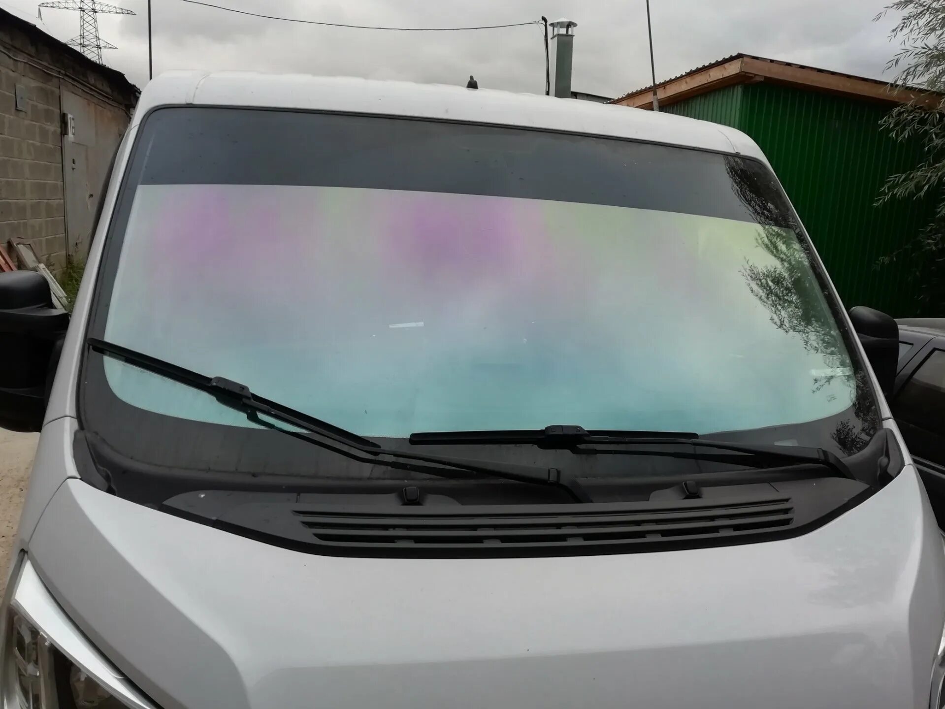 Рулонная тонировка на лобовое газель некст. Дефлекторы стекла газель некст. Стекло газель next. Стекло газель next. Тонировка 50% лобовое на газели некст.