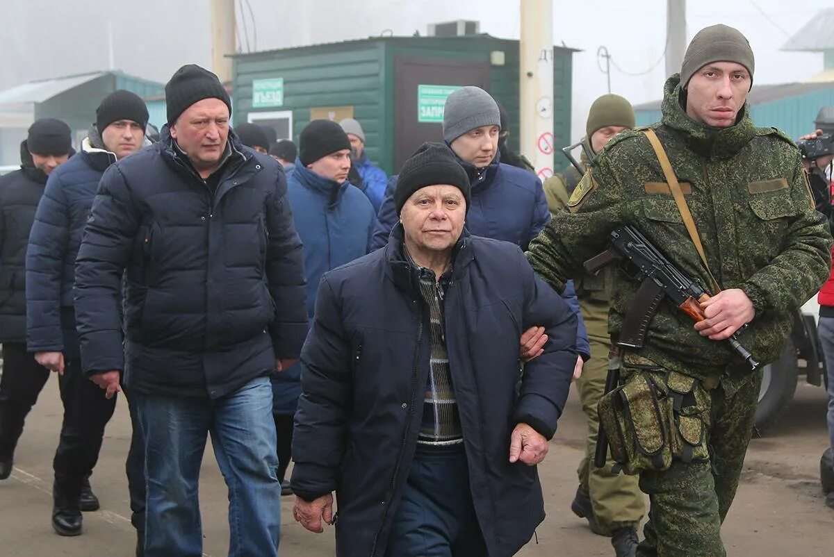 Зеленский в днр. Самые последние новости в сети украины. Украина последние извести. Харьков обстрел жилого дома. Зеленский порт одесса.