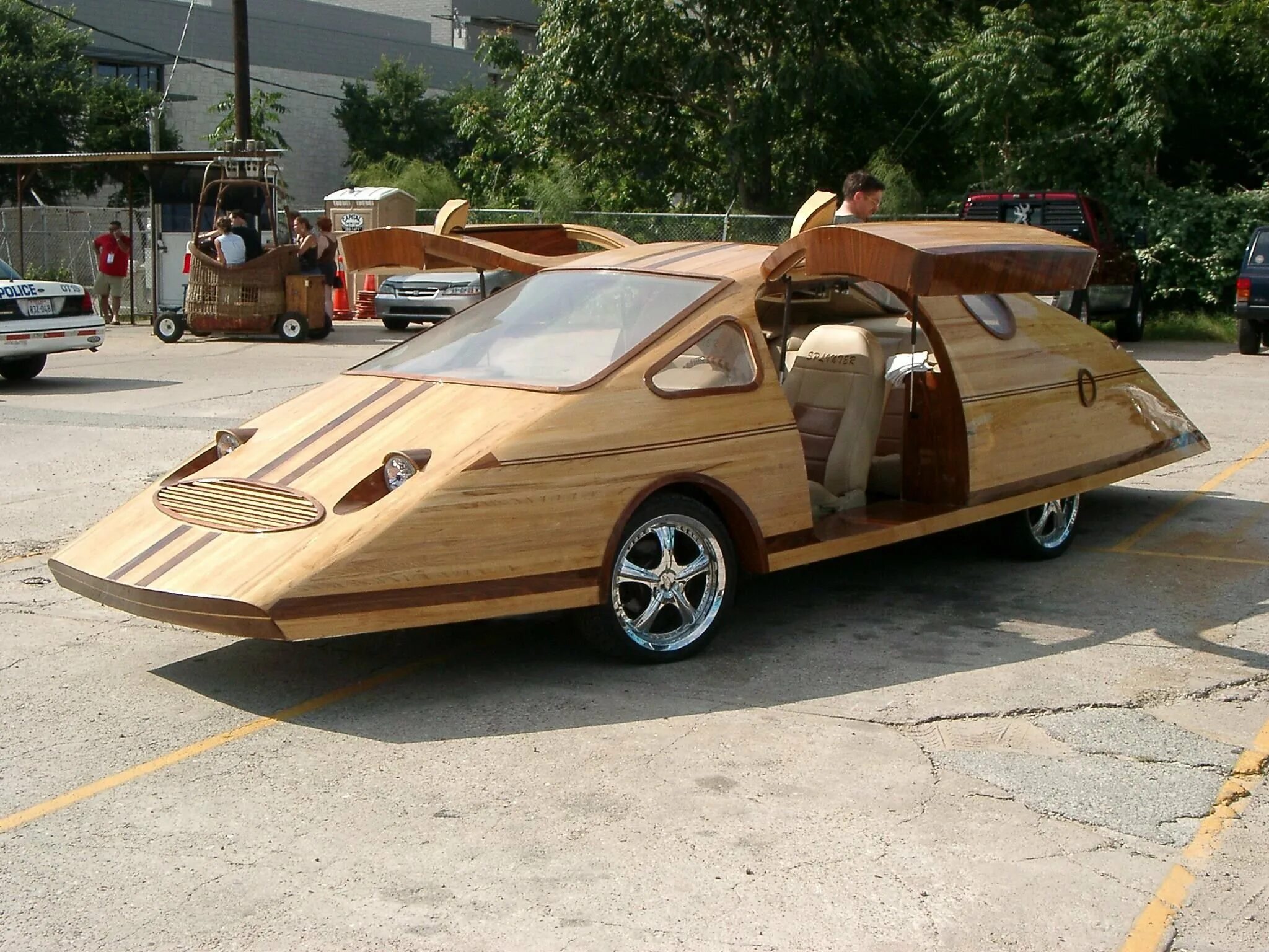 Самодельные машины своими руками. Деревянный автомобиль. Машина из дерева. Самодельная деревянная машина. Самодельный деревянный автомобиль.