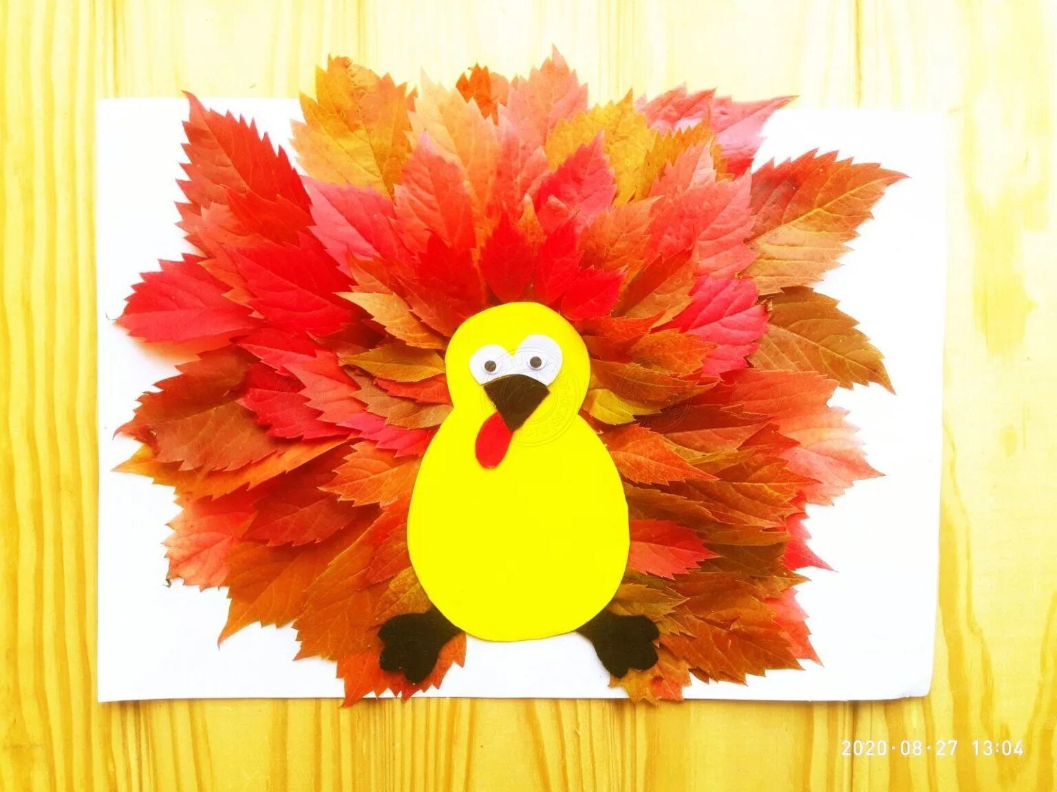 Поделки из осенних листьев. Аппликация из гербария. Птица из природного материала. Птица из засушенных листьев. Природный материал для поделок.